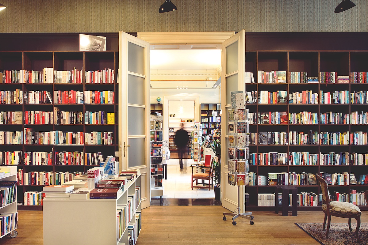 Boeken_Lezen's tweet photo. Boekwinkels: meer toeloop door corona, in winkel én online. Lees het hier: https://t.co/AeJo2DYLYM #boekwinkel #boekenlezen #corona #coronavirus #toeloop #online #winkel https://t.co/AszgwcG2Ir