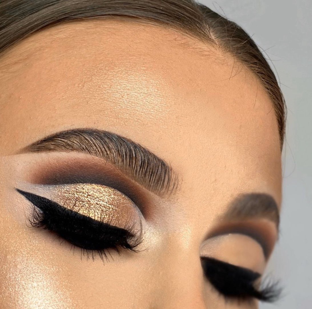 paulasmakeup's tweet photo. 🎨 Are U team Neutral or team Colorful? 🎨 https://t.co/m4ghWfLhfV
