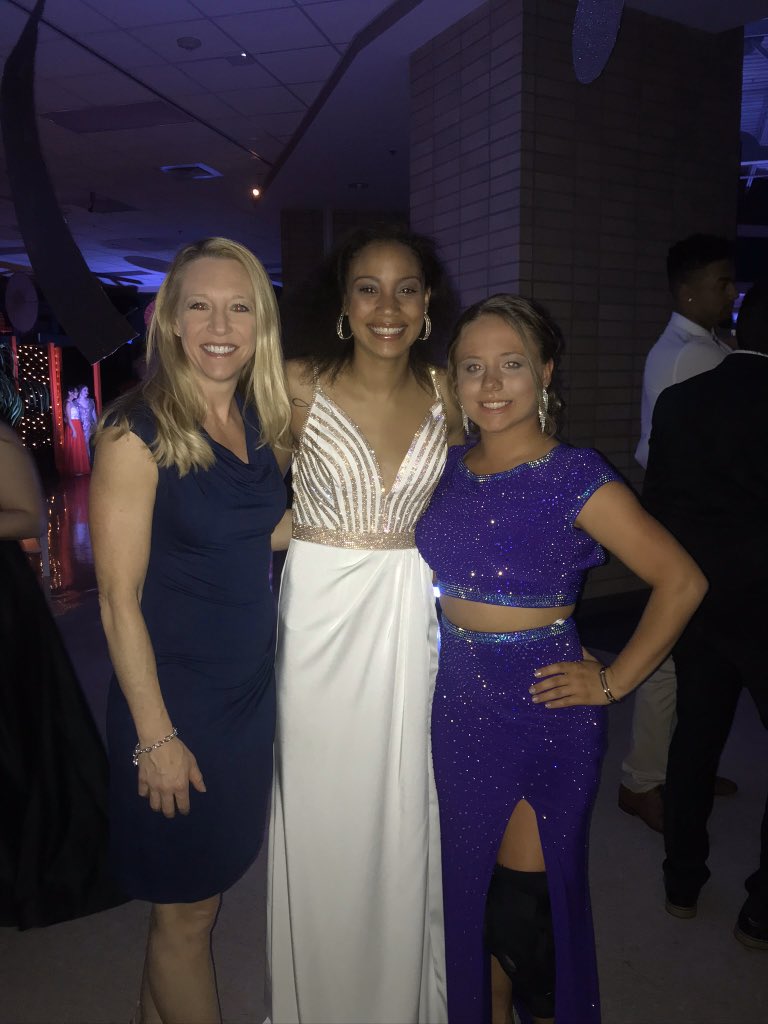 Carson Girls Basketball tweet media