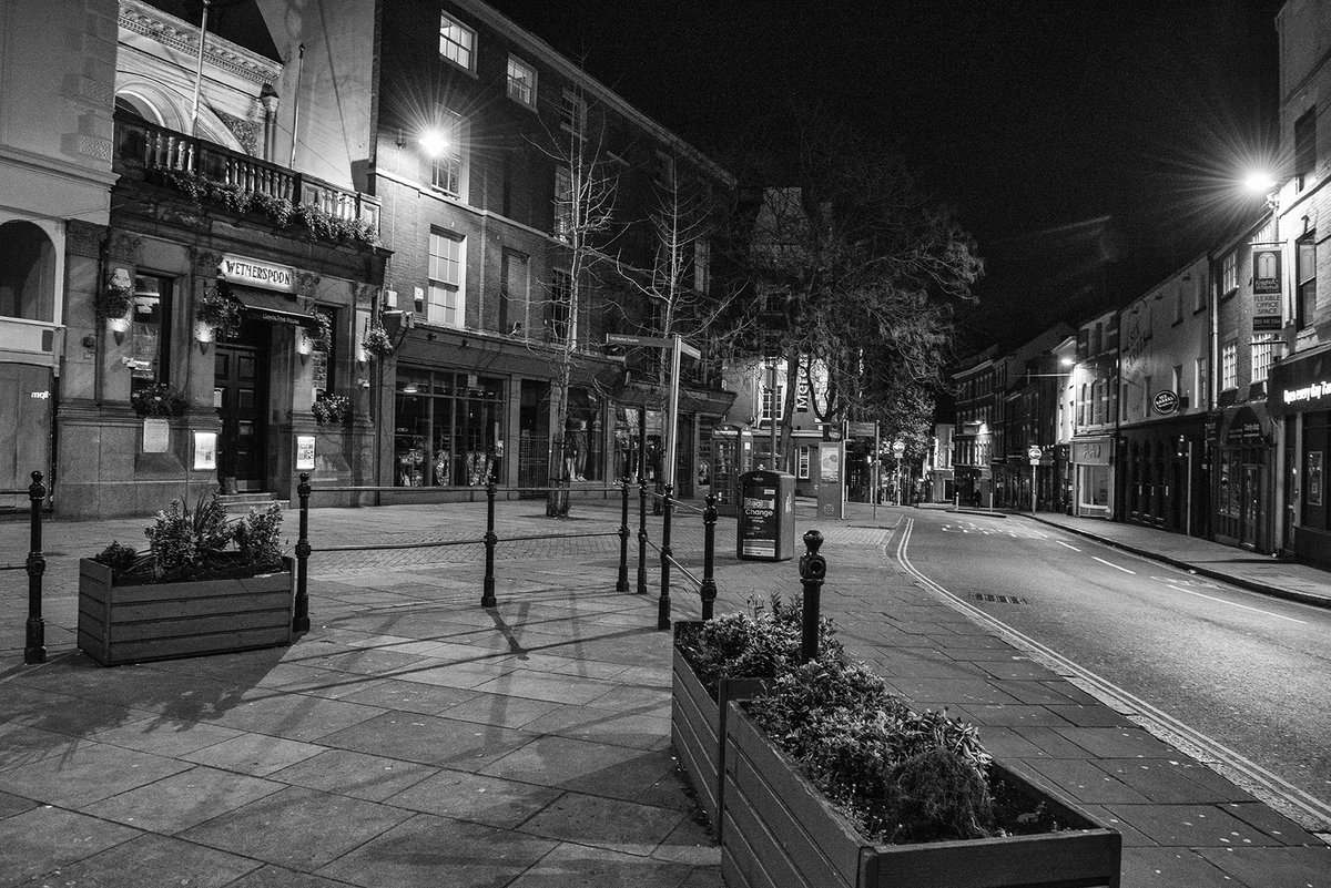 Saturday night in the city. 

Images taken on familiar streets in Nottingham at around 7pm last night.....I've never seen anything like this, especially not on a Saturday night! 

#Nottingham #coronavirus #coronavirus