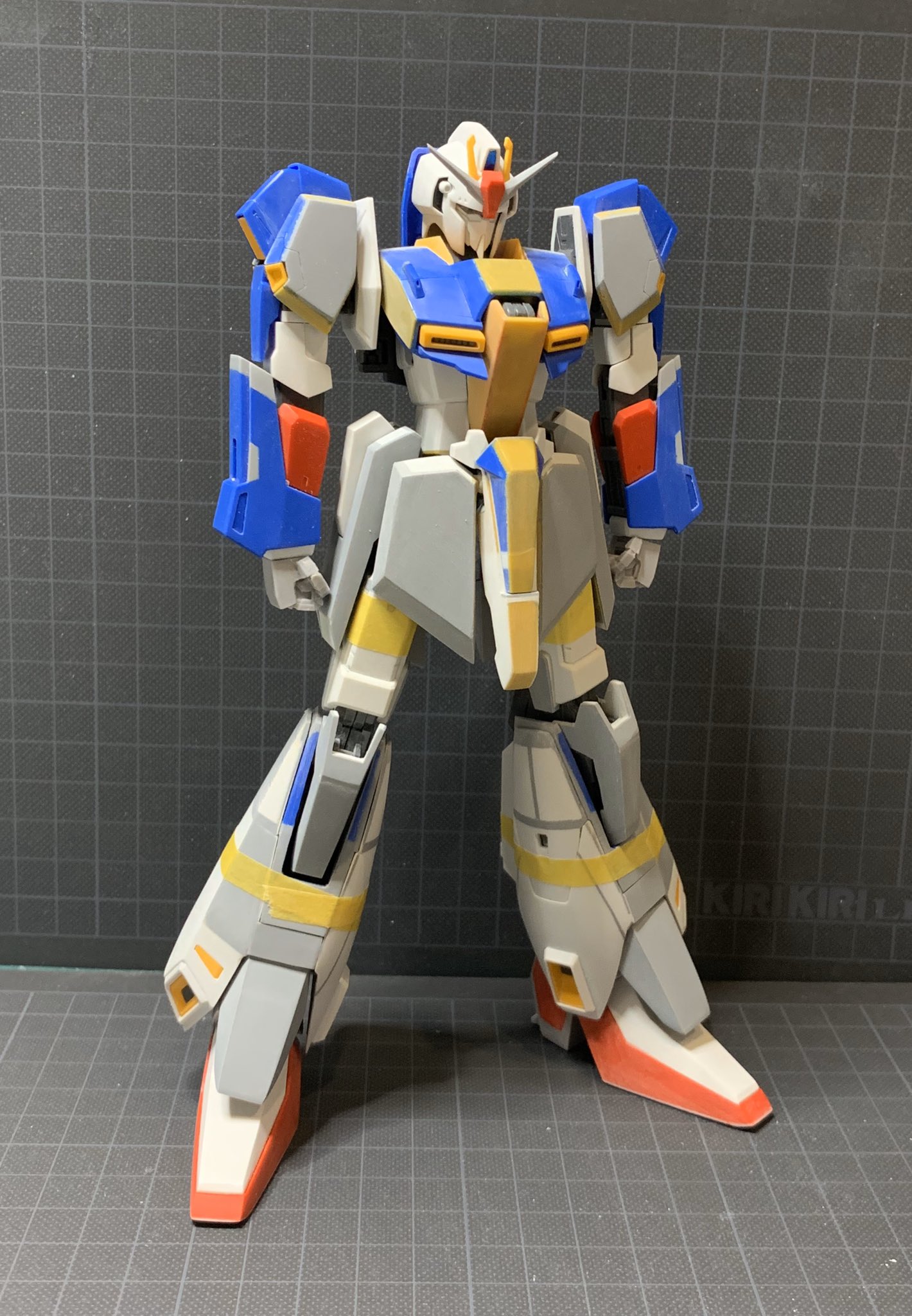 ぬっきー Mg Zガンダムver 2 0 年明けから再始動でようやく全体像が見えてました これから傷埋めたりディテール入れたりと先はまだ長い 7月のニプコムまでにはカタチにするぞー Zガンダム35周年 T Co Sb308adh06 Twitter