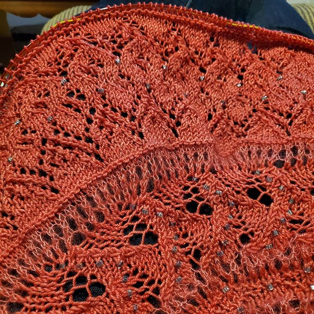 KnottyKnitting's tweet photo. What are you doing during #quarantine Pattern by @wpknits Yarn from @stunningstring . . #knit #yarn #yarnsnob #knitting #knittinglove #yarnaddict #knitter #knittersofinstagram #knittersoftheworld #yarnlove #knitlife #knitaddict… https://t.co/kbbZVCnroy https://t.co/OYeZbrCJDq
