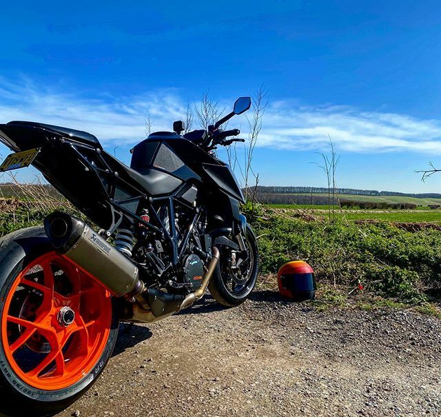 rocketbobs's tweet image. finally ✊🏻 #ktmsuperduke1290r @ktmduke_fans instagram.com/p/B-CeQL-hsQk/