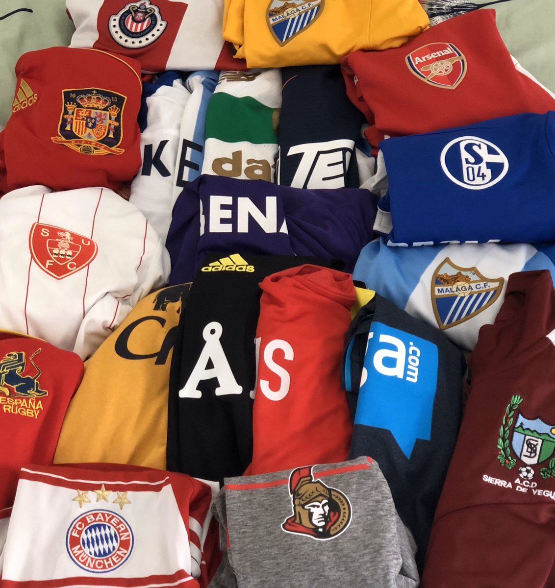 AdrianCastroSDY's tweet photo. #QuedateEnCasa @LaCasacaBlog parte de la colección https://t.co/dQxYtQPJvn