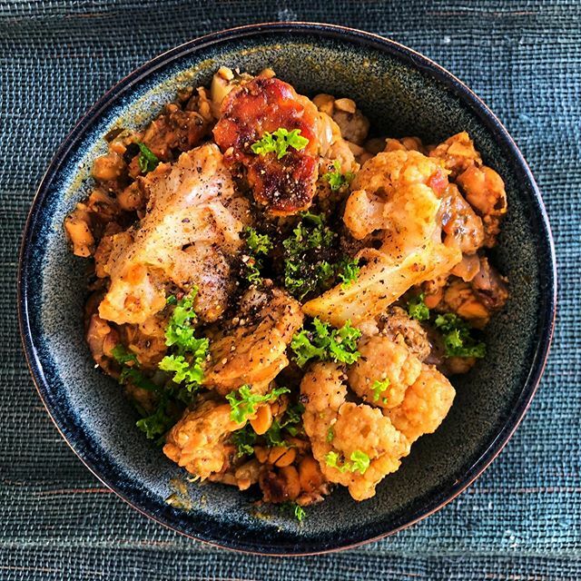 yoga__kitchen's tweet photo. #Tempeh &amp; cauliflower cooked in a garlic, ginger, lemon cashew sauce.
@ #yogakitchen #onepotrecipes #immuneboosting #plantbased  #recipes https://t.co/7JWLxp3UfG