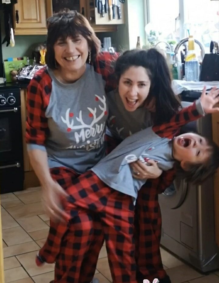 ruthanneupdate2's tweet photo. Happy Mother's Day Berna Cunningham ❤ https://t.co/sgfxTSsDwZ