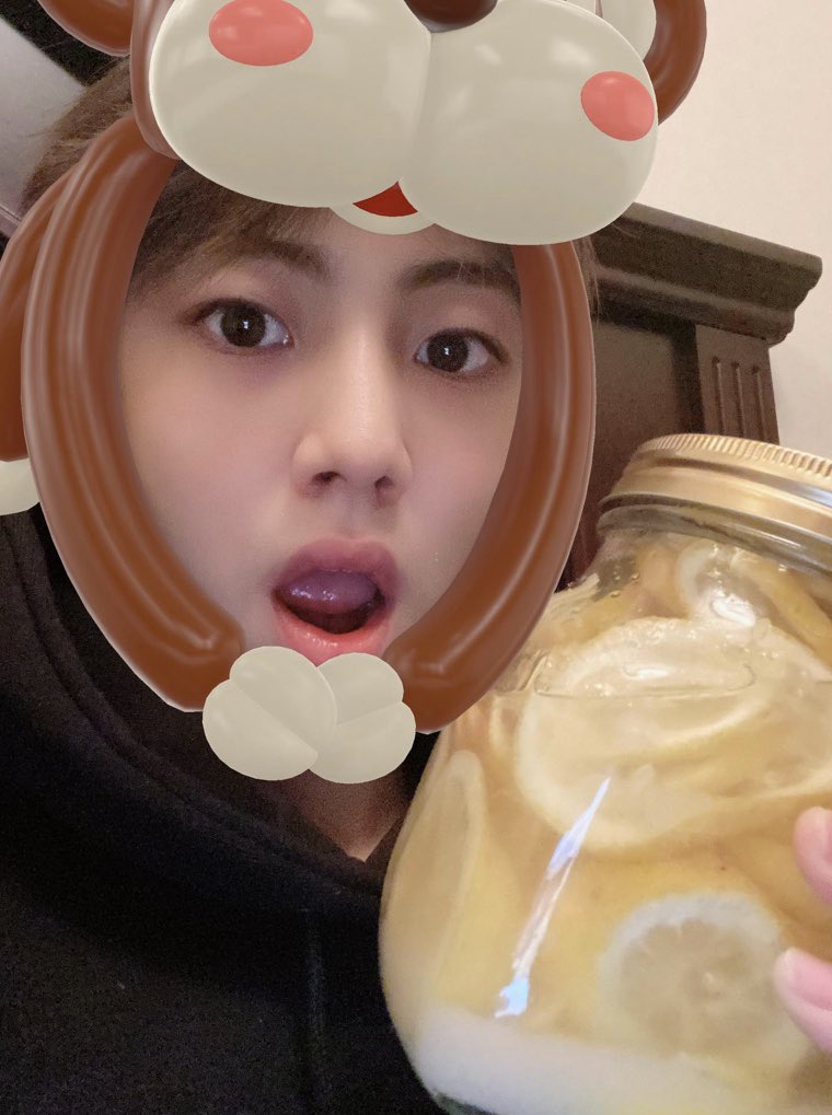 picseunsang's tweet photo. he’s so baby https://t.co/nynCbUMlfe