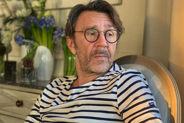 RussianFlying's tweet image. Ну теперь пройдёт зараза,
Слава богу, выдыхай.
Нужно было делать сразу
Текст молитвы. Был бы хайп.
Где бессильна медицина
Есть спасение. Смысл таков, -
Это вам, блин, не вакцина,
Тут традиции веков.

#FSM #Pastafarian #ЛММ #Пастафарианство
#Шнур #Ленинград