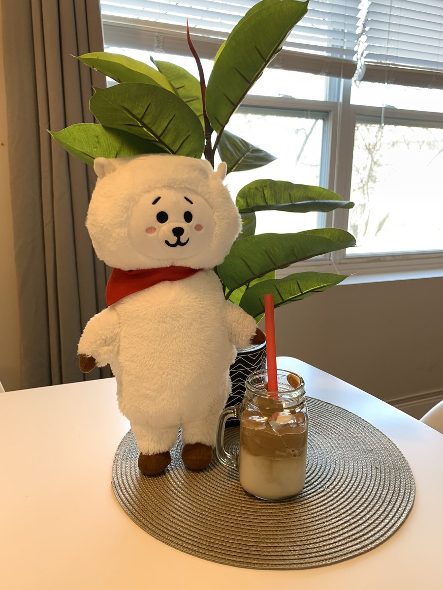 RJsDailyLife's tweet photo. RJ makes the famous Dalgona Coffee ☕️ https://t.co/y8UiSTJFAB