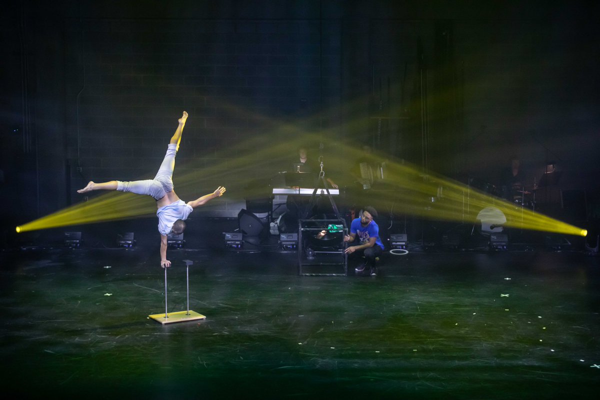 nvscircus's tweet photo. Big throwback to our 2019 show REVÓL!
 #nouveausud #nouveausudcircusproject #urbancircus  #socialcircus #charlotte #circus
#circuseverydamnday #cirque #acrobatics #circuslife #theatre https://t.co/LATYhKIcyt