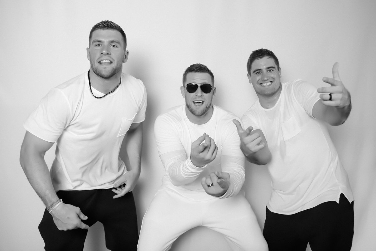 DerekWatt34's tweet photo. Happy Birthday @JJWatt! https://t.co/H7eQqeTHrl