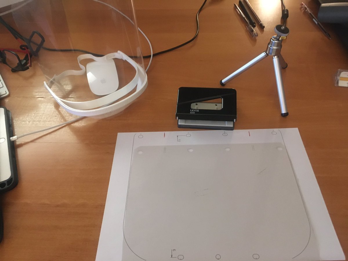 navalscan's tweet photo. @aytosanlorenzo Después de un fin de semana haciendo pruebas hemos empezado la producción de Pantallas con impresión 3D. Necesitamos saber las necesidades  del Hospital del Escorial, GC del Zaburdón o cualquier otro servicio que requiera protección activa con pantallas de acetato https://t.co/xw72w1wXFL