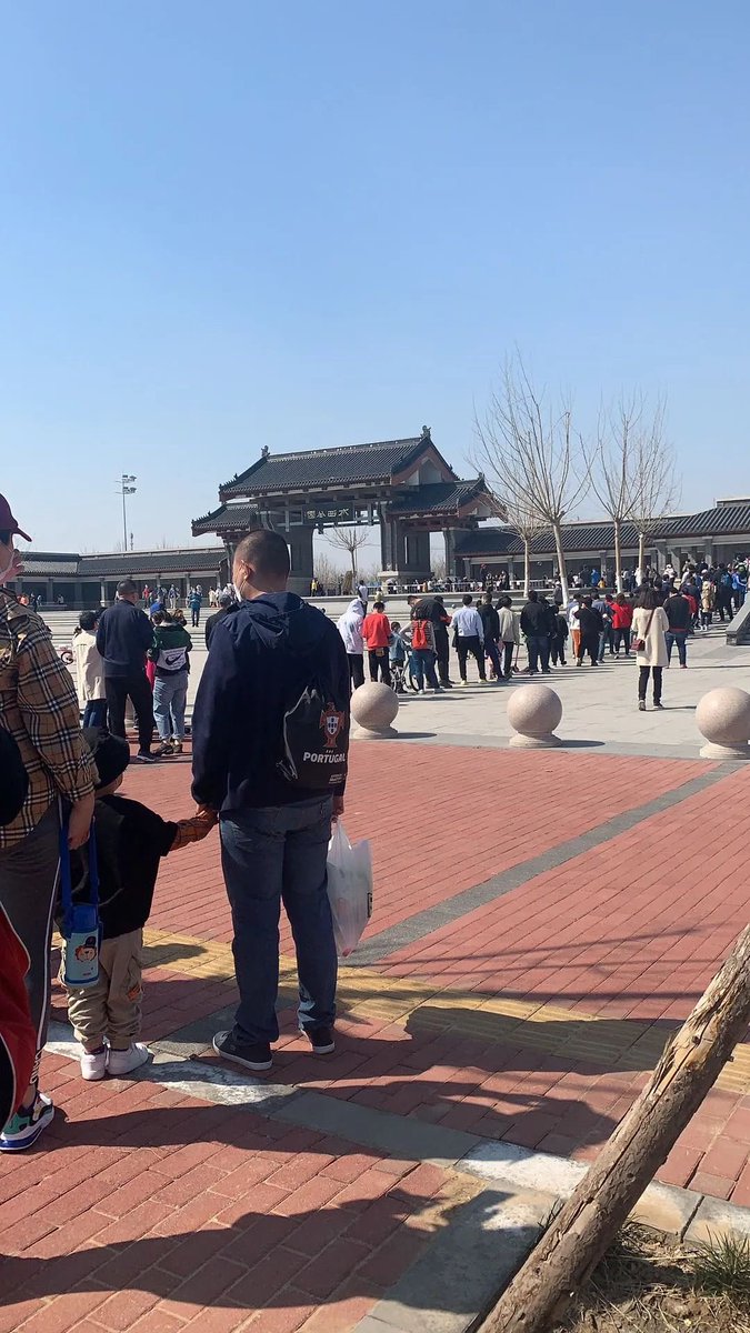 天津的各大公园都逐渐开放（详情）
    
这个周末
是天津公园“回归”的首个周末
去公园踏青游览的市民明显增多