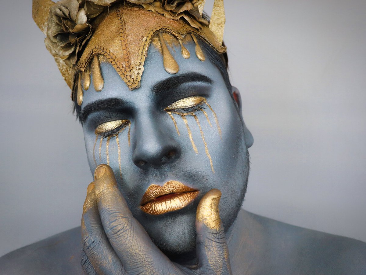 ✨ Opulence ✨
....
<a href="/NYXCosmetics_UK/">NYX Prof. Makeup UK</a> SFX Creme Base (White/Black)
<a href="/wetnwildbeauty/">wet n wild beauty</a> Jelly Shadow (Dirty Martini)
<a href="/MakeupRVLTN/">Makeup Revolution</a> Alexis Stone Instinct Palette
<a href="/beautybay/">BEAUTY BAY</a> Liquid Eyeshadow (Pyrite)
....
I’m back... kinda. Twitter sees it first ✨