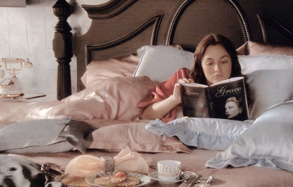angelicbeautyxo's tweet photo. Blair Waldorf staying home inspo https://t.co/yWquPEZ9Jj