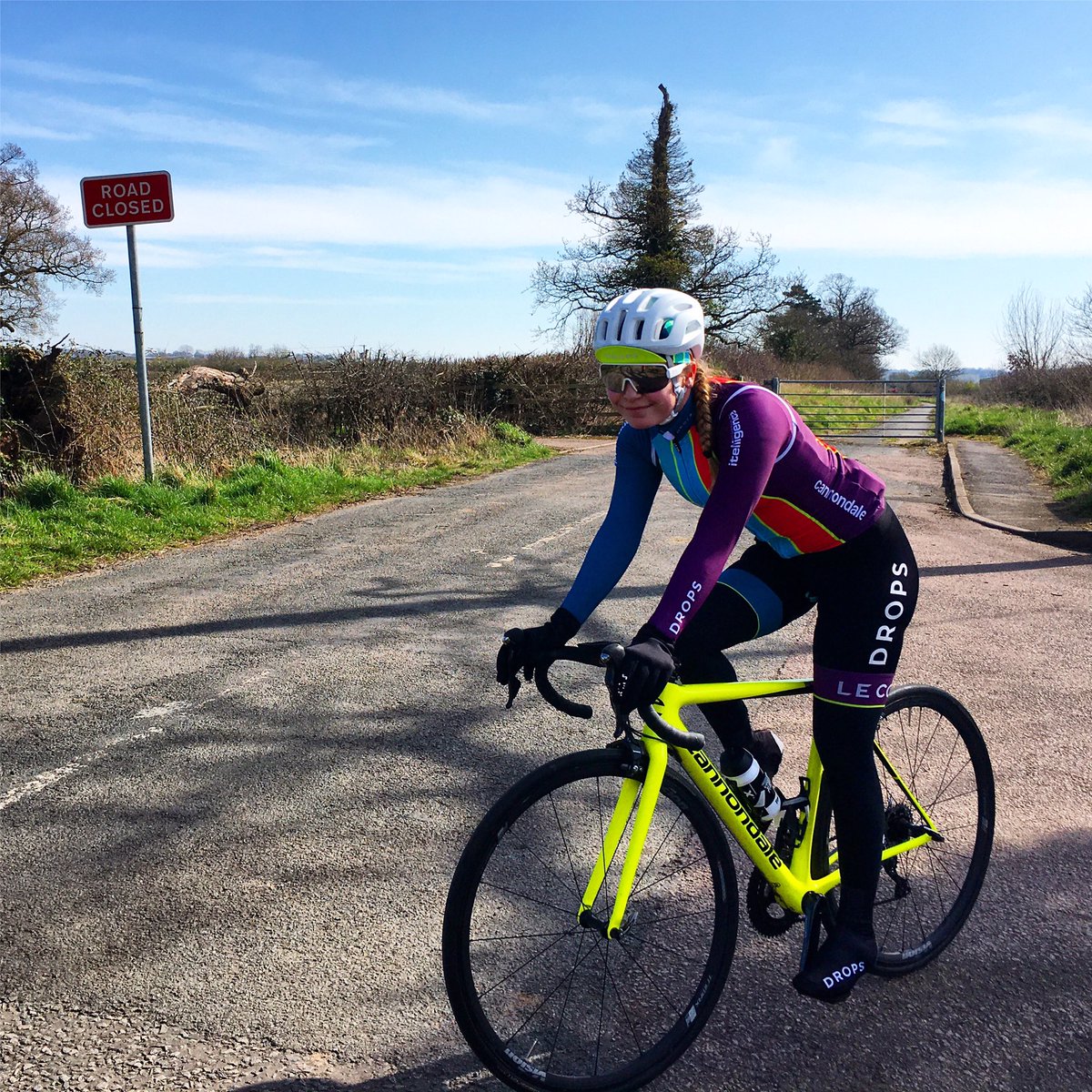 april_tacey's tweet image. It was great to get out in the sun today! 
First week of training completed ✅ 
#colourtheroad #ridecannondale #pocsports #lecol #roadtorecovery