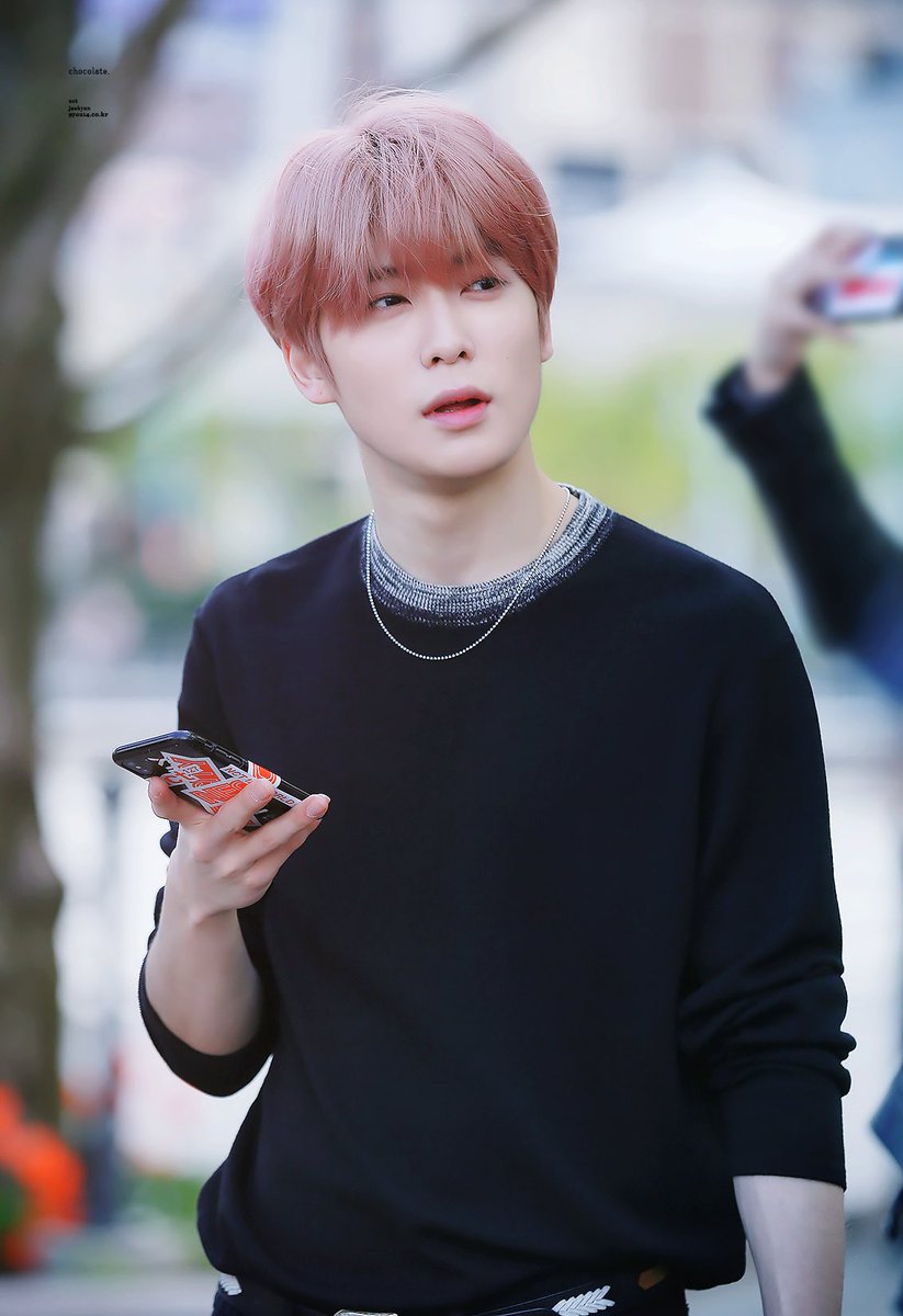 chocolate970214's tweet photo. 190421 NY  I miss pinky hair 😭💖

#재현 #JAEHYUN #NCT127 #NCT #ジェヒョン https://t.co/amcCe3uWR0