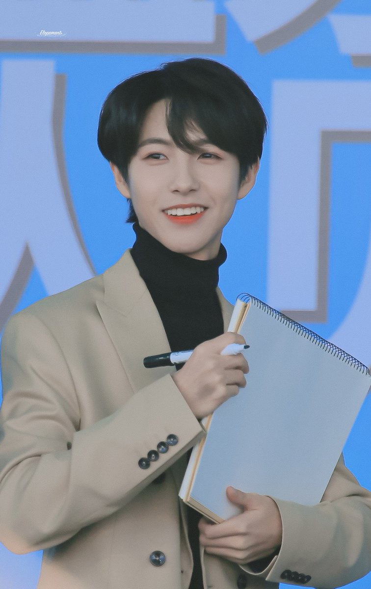 ElopeJamRen's tweet photo. #HAPPYRENJUNDAY
#세상은_런쥔덕분에_빛나
#ShiningRenjunDay https://t.co/pdyl07sYJ0