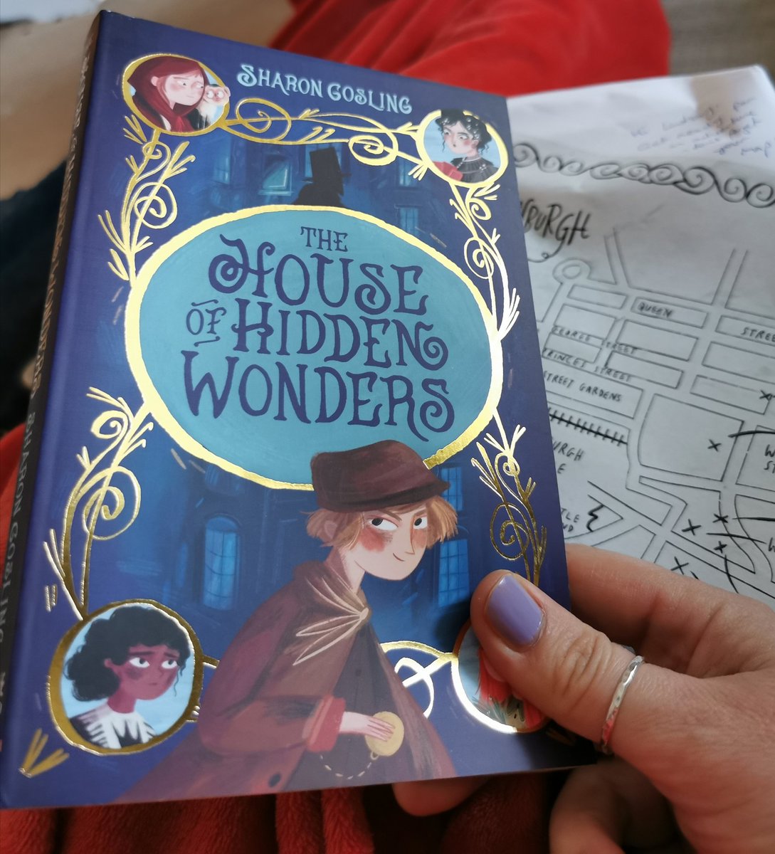 Can't wait to get stuck in to the gorgeous  #TheHouseofHiddenWonders @sharongosling love the cover and the gorgeous map wrap 🐒 🦜thank you so much @charlieinabook @LittleTigerUK