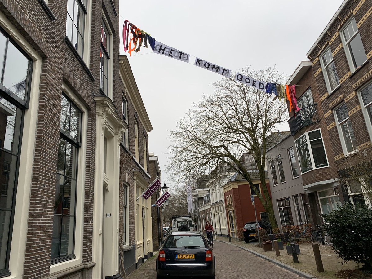 loesfortuin's tweet photo. Andrà tutto bene! Ook in #utrecht “ het komt goed” wij helpen elkaar in dit #coronanederland  en   Geven steun aan elkaar tegen het #Eenzaamheidsvirus https://t.co/FlNCjm2h2O