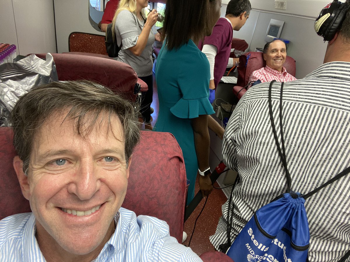 DaveCollins's tweet image. With CEO of @Lee_Health @DrAntonucci, Dr Hearn, and CEO of NCH, Paul Hiltz, giving much needed blood for our community. @RedCross, #GiveBlood #swfl
