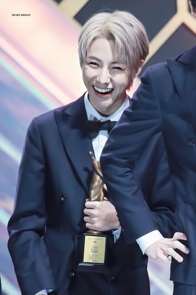 Heartmedleyy's tweet photo. 🦊🎀✨
 #세상은_런쥔덕분에_빛나 
#ShiningRenjunDay
#RENJUN #HAPPYRENJUNDAY
#런쥔 #NCT #NCTDREAM https://t.co/YFDUS7lmG7