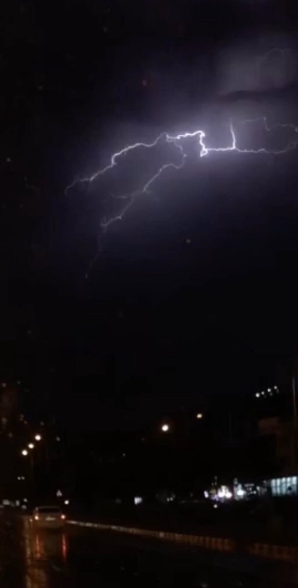 كذاب من قال البطا يرخص الناس
هذا أنت قدرك يرتفع وأنت غايب !

#اخدود_الرحمه #منخفض_الرحمة