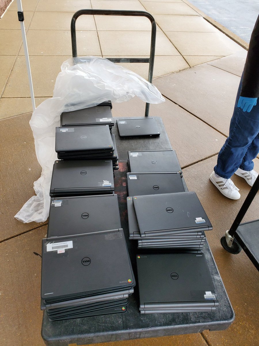 The #chromebpalooza has begun! And it is sleeting, so there's that :) #wedowhatittakes #wearerockwood  #rockwoodstrong <a href="/rockwoodschools/">Rockwood School Dist</a> <a href="/OneRockwood/">One Rockwood</a>