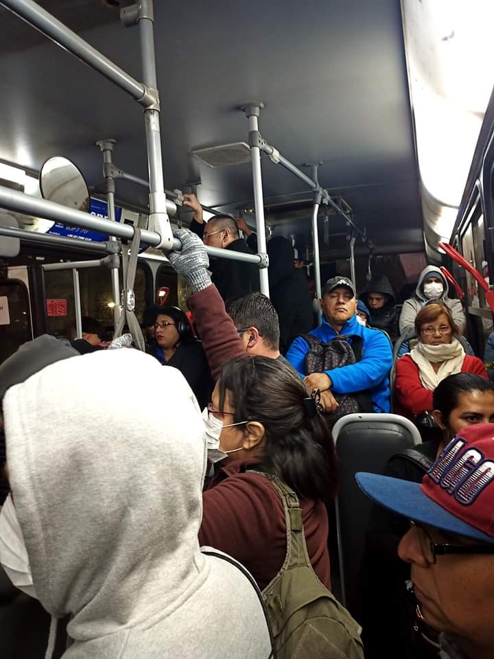 oscarsuazo2's tweet photo. @KarlaEnAccion @SubseSegegob @ehantelmann Esa es la realidad de chileno pobre , el que no puede tomarse cuarentena obcional https://t.co/dmZT3Sv5c3