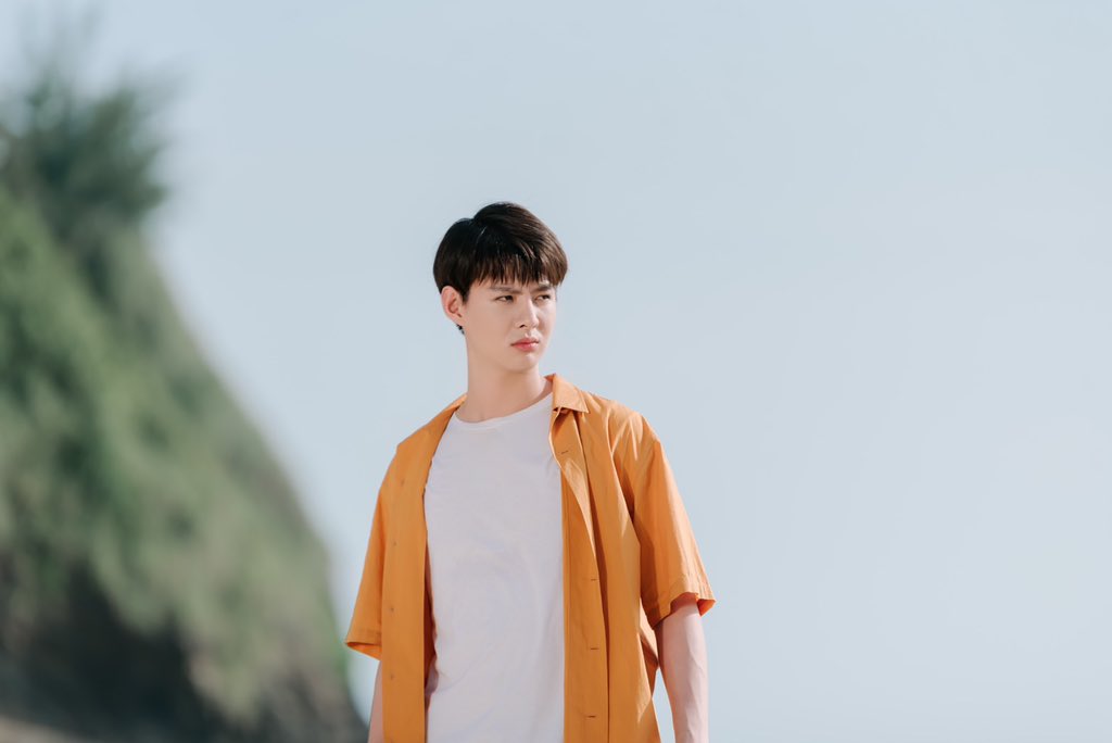 Saint_sup's tweet photo. แสงที่ส่องเข้ามา ก็ไม่แรงเท่าความรักที่มีให้ไป ⛱#Saint_sup #MingEr https://t.co/w51dB36QG6