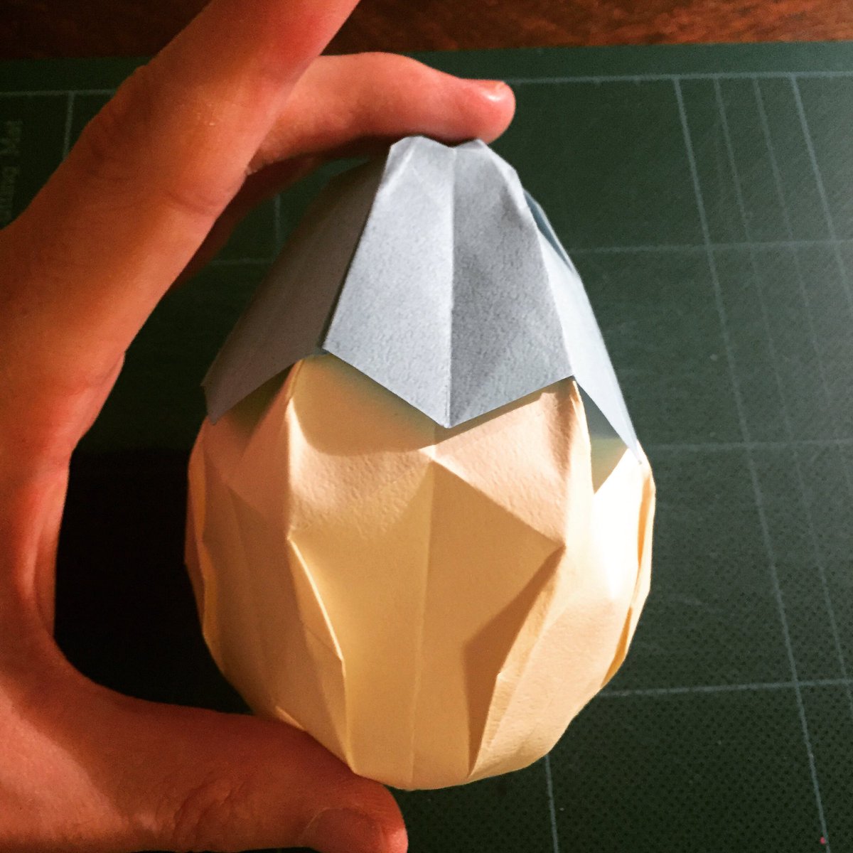 Naomiki Sato 折り紙のイースターエッグです Uovo Di Pasqua Easter Egg œuf De Paques Origami