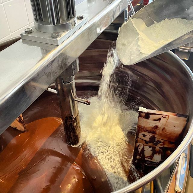 Our sold out raspberry cheesecake bar is on its way back to our online shop. Today we added organic cream cheese powder 😋. Stay tuned for when you can find it back in our online shop! Link in bio. #supportsmallbusiness ift.tt/2vI6yNN