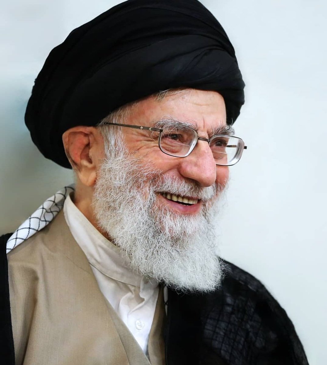 masoud_5173's tweet image. آنچه خوبان همه دارند تو تنها داری
#KhameneiTheGreat  
#جانم_فدای_رهبر