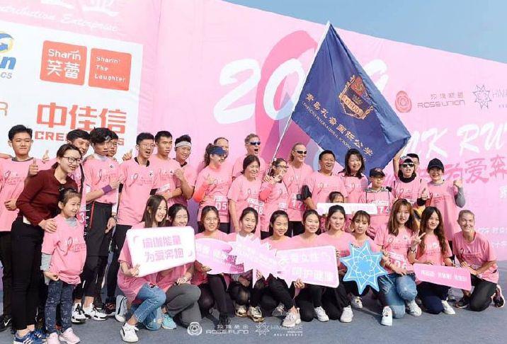 HPEnterprise's tweet image. Couple experience Chinese perspective on COVID-19. hpenews.com/go/vxs4rv