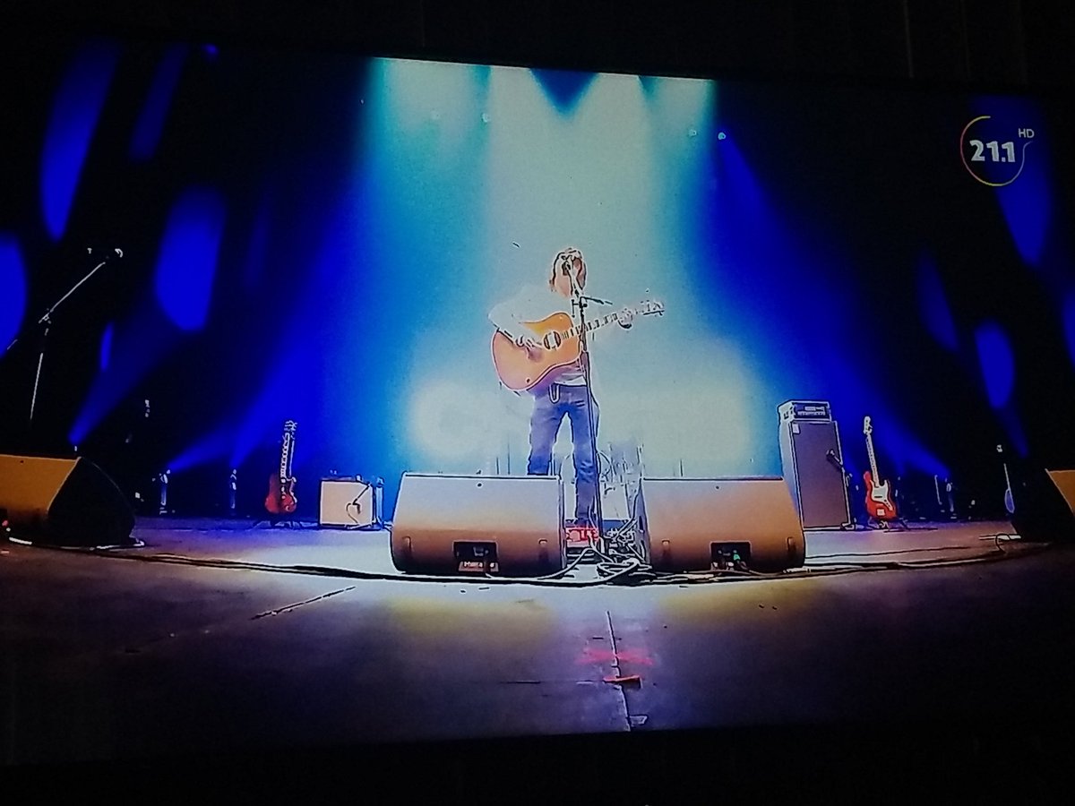 LaurisLara3's tweet photo. Disfrutando #DesdeCasa a @chetesgarza cantando #Querer en #NocheDePrimavera 👏👏👏❤️ https://t.co/fB8TJTUML9