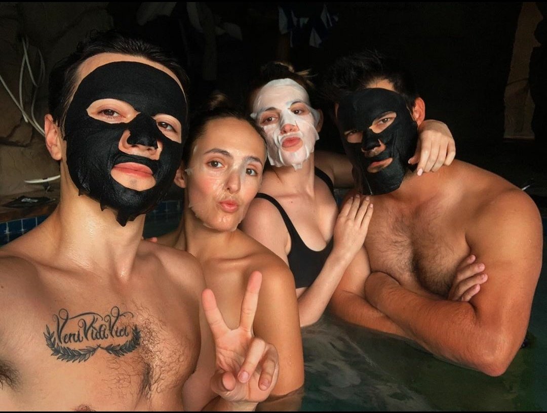 Taylor Lautner tweet media