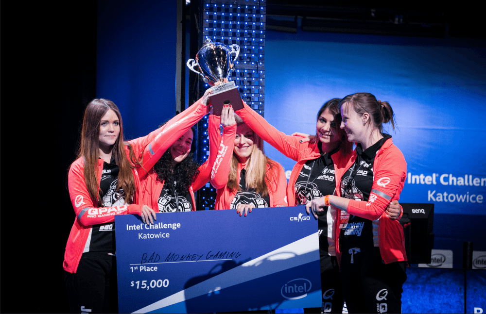 LionZch's tweet photo. #femaleesports

Meet the UAE's first female esports team - https://t.co/KC7FMz4lz1 https://t.co/do6UnNiK6f

@WomenInEsports
#gaming #esports #news #twitch #twitchtv https://t.co/AI4r3COQWM