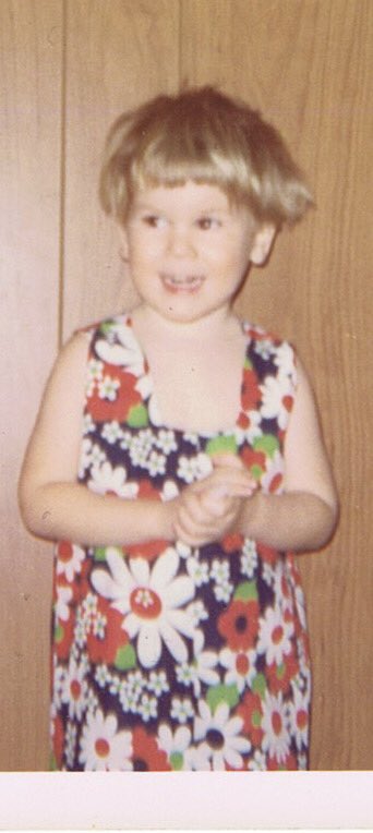 ChrisPawelski's tweet photo. Which outfit is better? You decide! #momdidit #memories https://t.co/YshGT9d5GC