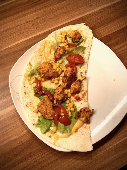 Heute gab es selfmade Wraps 🌯 was gab es bei Euch heute? https://t.co/v2o3Fpz0S4<a href="/tag/sexy"class="tags"><span>#sexy</span></a><a href="/tag/live"class="tags"><span>#live</span></a><a href="/tag/highheels"class="tags"><span>#highheels</span></a><a href="/tag/online"class="tags"><span>#online</span></a><a href="/tag/cam"class="tags"><span>#cam</span></a>