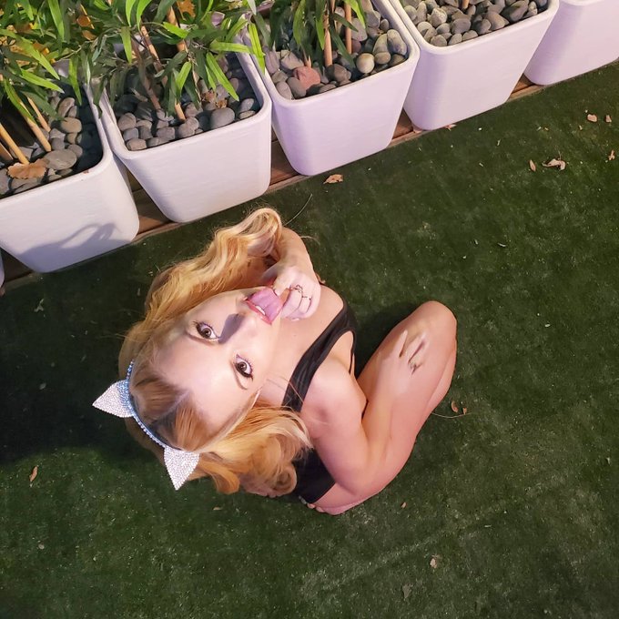 Dear Life, could you please start using lubricant?!  I'm starting to go CRAZY at home! But thank goodness<a href="/tag/linkinbio"class="tags"><span>#linkinbio</span></a>