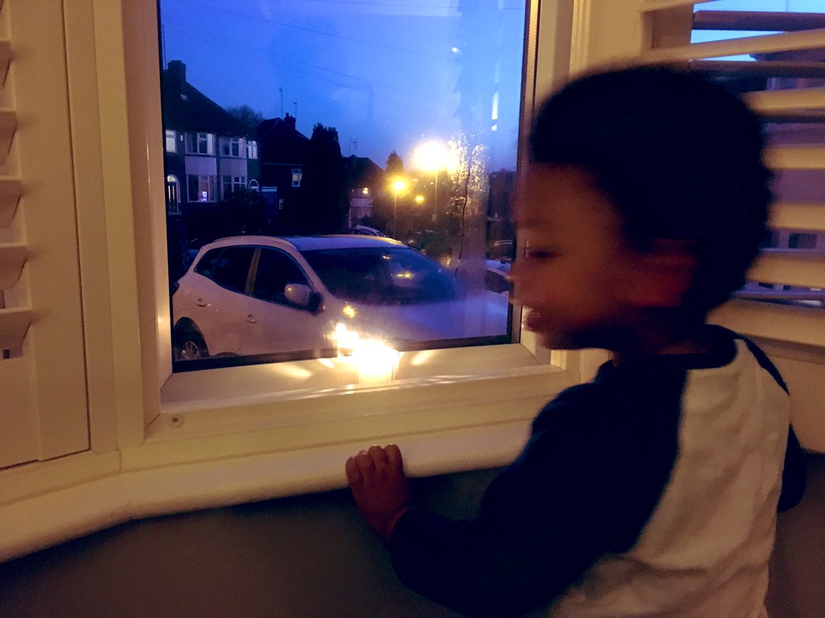 MrsRuddock's tweet photo. Joining with #candleofhope and praying for an end to the coronavirus and for al those affected by it. #COVIDー19 #coronavirus https://t.co/ZZss1Xm0bc