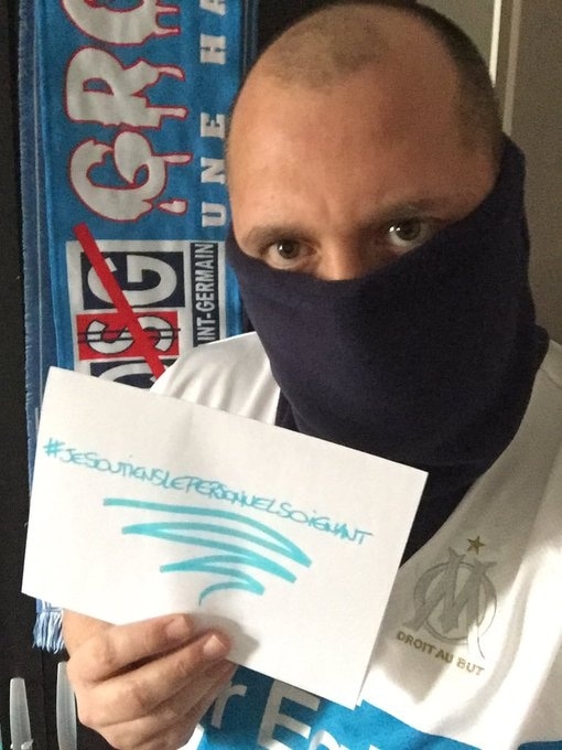 OM_LeReseau's tweet photo. La #TeamOM soutiens le Personnel Soignant 🙏
Continuez a nous envoyer vos photos en DM 👍
Merci a ceux qui l'on déjà fait
Merci de RT qu'ils sachent qu'on est avec eux 🙏

#JeSoutiensLePersonnelSoignant #OM #OMPSG @lephoceen @laprovence @OMLaProvence https://t.co/n99iNr45in