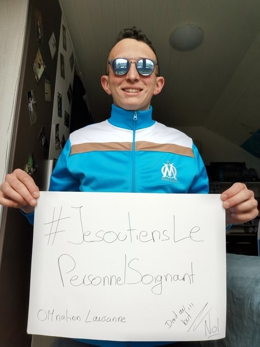 OM_LeReseau's tweet photo. La #TeamOM soutiens le Personnel Soignant 🙏
Continuez a nous envoyer vos photos en DM 👍
Merci a ceux qui l'on déjà fait
Merci de RT qu'ils sachent qu'on est avec eux 🙏

#JeSoutiensLePersonnelSoignant #OM #OMPSG @lephoceen @laprovence @OMLaProvence https://t.co/n99iNr45in