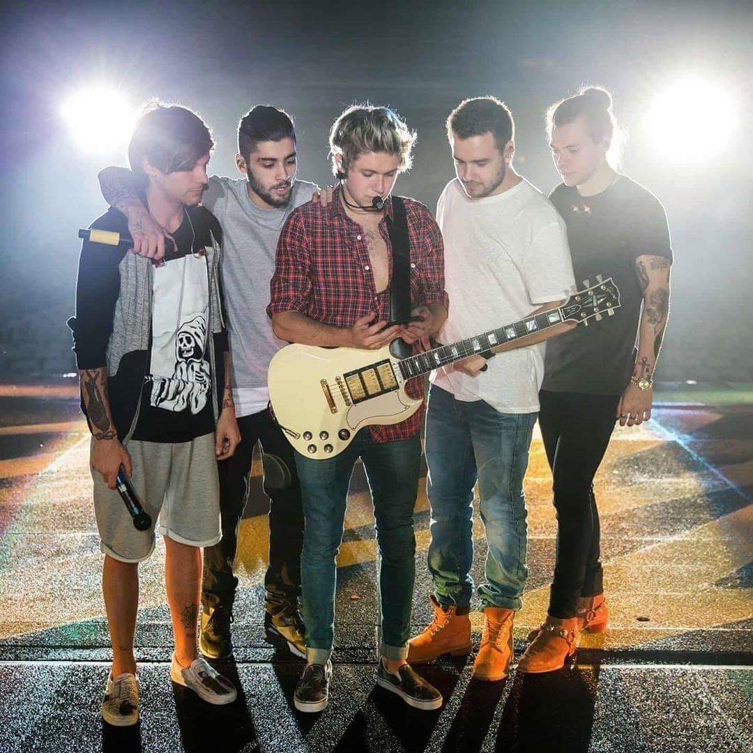 daiira_s's tweet photo. #AlwaysInMyHeart1D https://t.co/TlHY9dKCoX