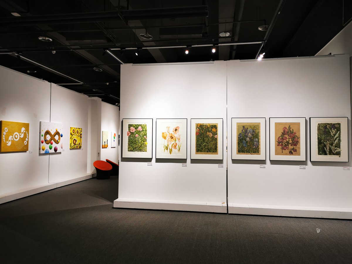 WernerSzendi's tweet photo. Good news from China:
The museums in China will open again next week!
The exhibition of my paintings in Hong Art Museum in Chongqing will be extended until the end of May 2020. #exhibition #museum #china #chingqing #wuvip #art https://t.co/ckdSMRG1z4
