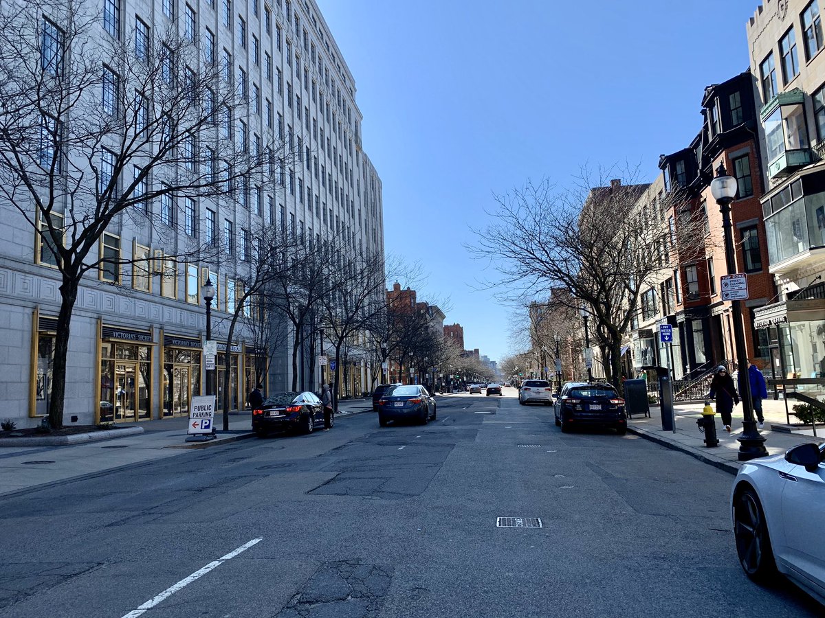 susantran's tweet photo. Trying to decide what’s more jarring - how quickly @UnderArmour replaced its @TomBrady display at #ThePru or the mall &amp; #NewburySt deserted on a Sunday afternoon. #Boston #BackBay #SocialDistancing https://t.co/LQjyIqtoY1