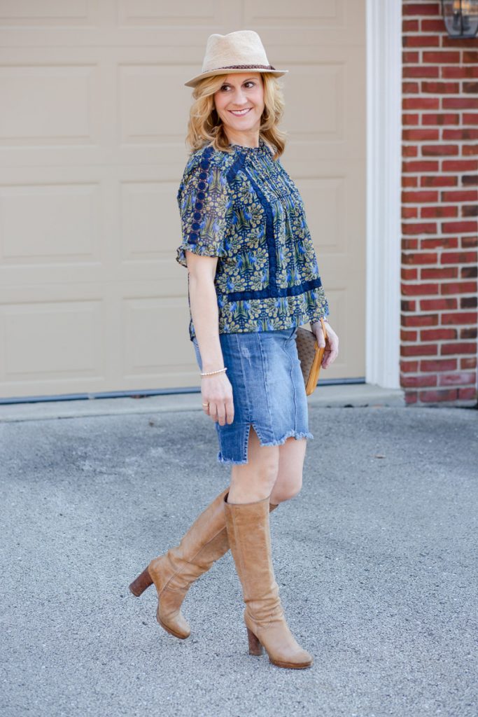 Kathrine00021's tweet photo. The top you need to add to your spring wardrobe. #peacockprint #springchic #danielrainn https://t.co/quYkmFugfB https://t.co/LiCqXTNI34