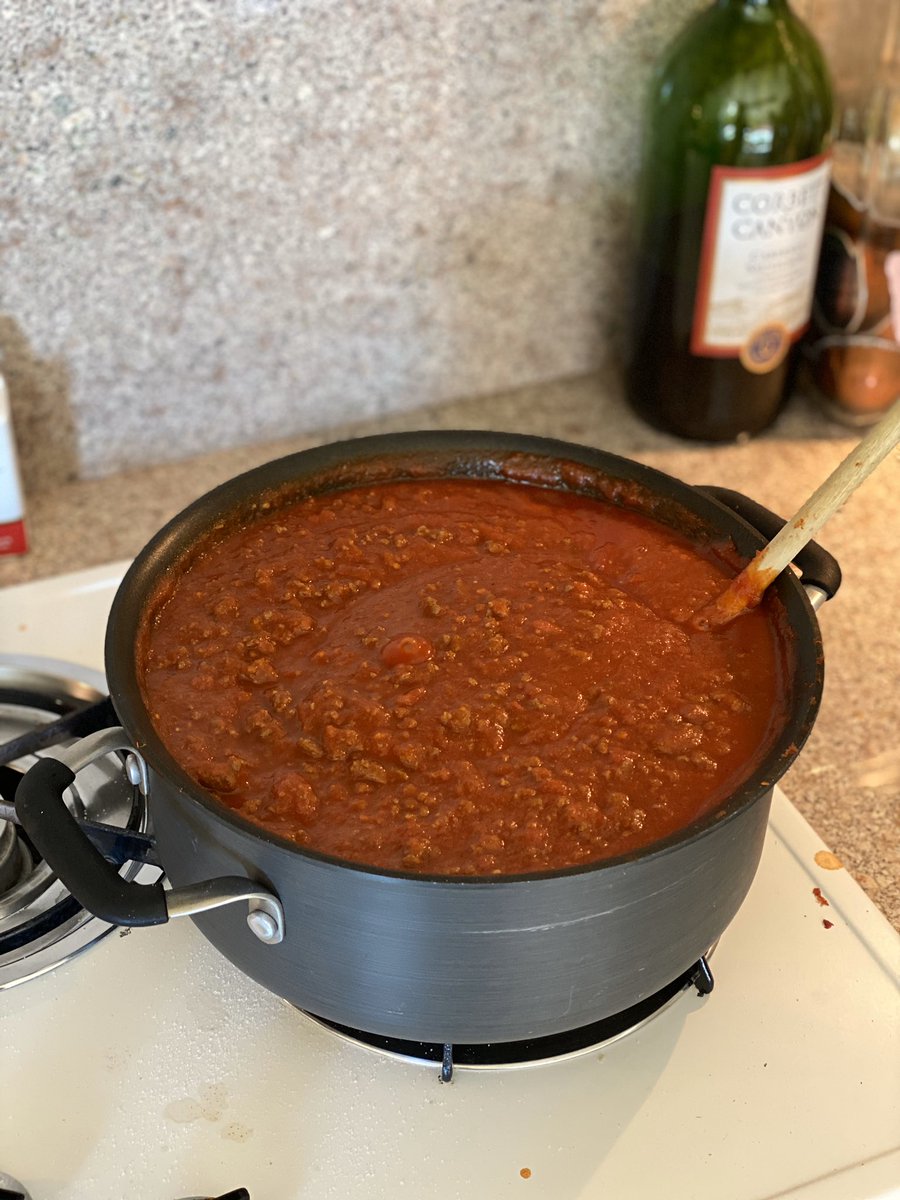 Jim7764's tweet photo. Stuck in the house on a Sunday, guess it’s time to make Gravy! Can’t wait until dinner....#QuaratineLife #ratliffs2020 #itswhatsfordinner #iknowyouwantsome https://t.co/EpyOfICUxE