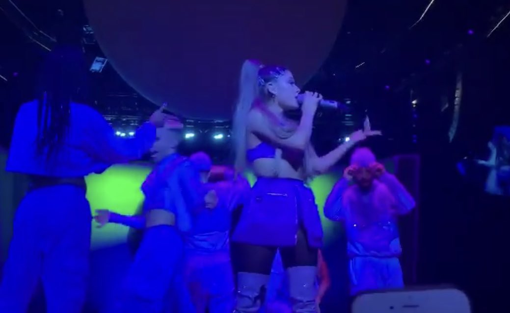 ivankaXD's tweet photo. @ArianaGrande @bocasincerely @sidestoside I have this one, from a video i took in amsterdam https://t.co/hMIVT7sgsE