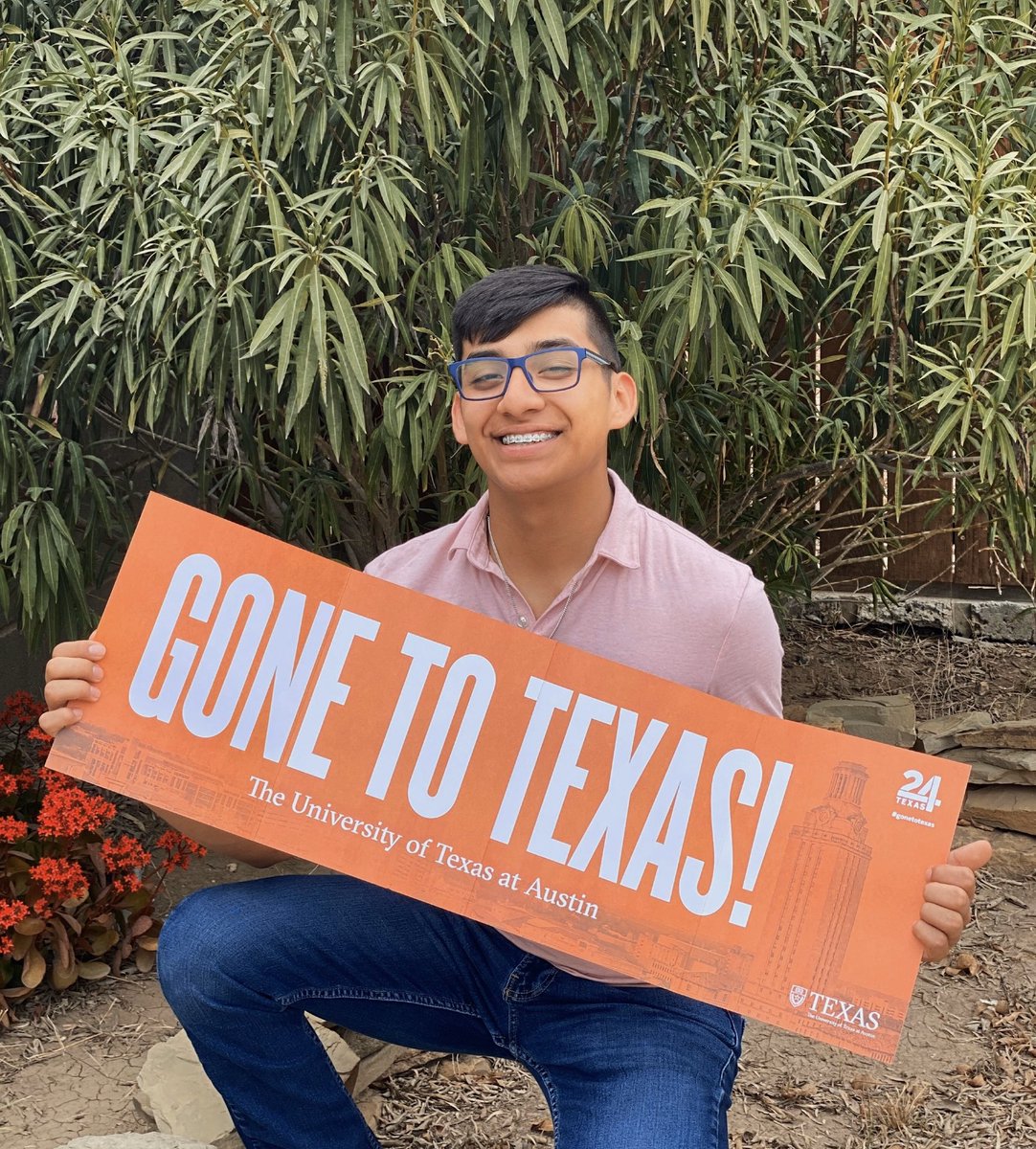 JulianSanchhez's tweet photo. Been a dream since ‘10 🤘🏼 #FourthGen #HookEm #UT24 #GoneToTexas https://t.co/NUy2Wyh1nD
